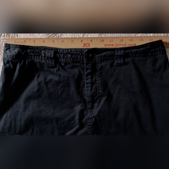 Croft and Barrow Black Skirt/Skort with built-in shorts - Picture 4 of 11